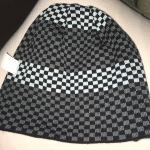 O’NEILL GRAPHIC REVERSIBLE KNIT BEANIE HAT